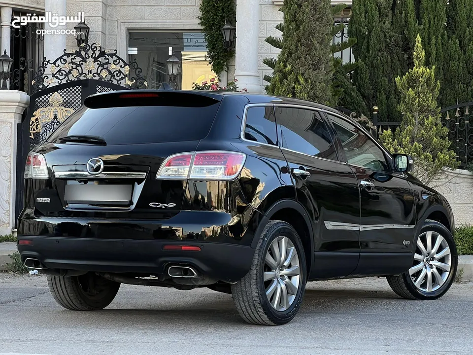 مازدا cx9 بحالة ممتازه بسعر مغري و للبيع المستعجل