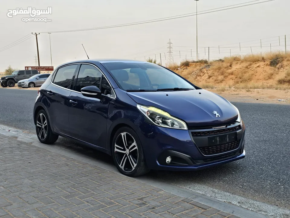 Peugeot 208 GT Line Gulf, full option, panoramic, 2018 model, in excellent condition, for sale