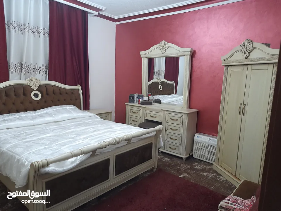 غرفة نوم جديدة استخدام عريس