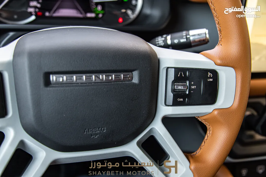 Land Rover Defender 2022 Black package plug in hybrid    يمكن التمويل