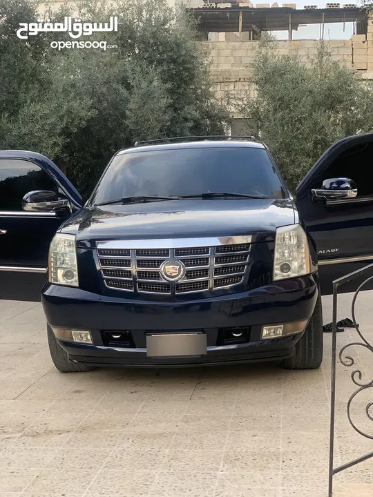 كاديلاك اسكاليد موديل 2007للبيع فل اضافات اعلى صنف فحص كامل 7جيد بحال الوكالة  بسعر مغري