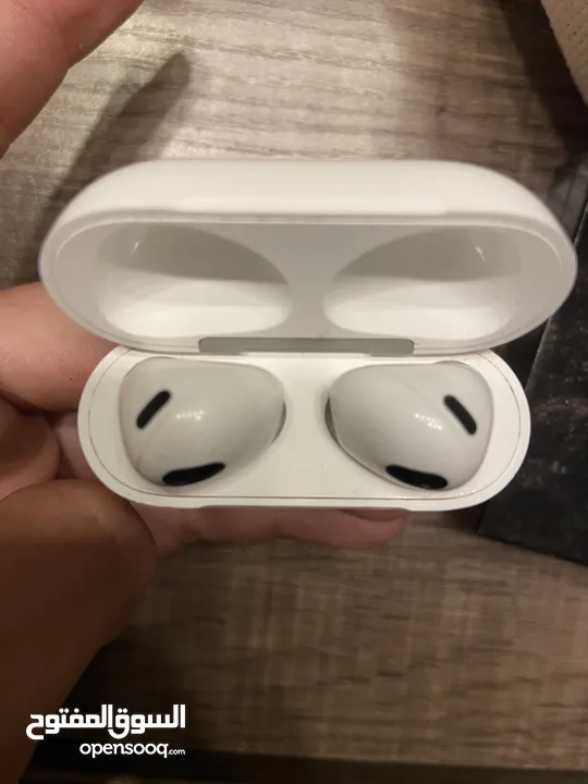 airpods 4 مستعمل