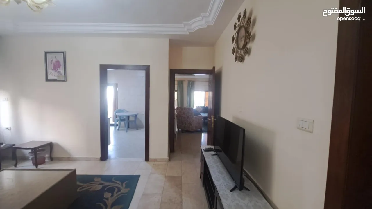 شقة مؤثثة للبيع مقابل سيفوي شميساني
