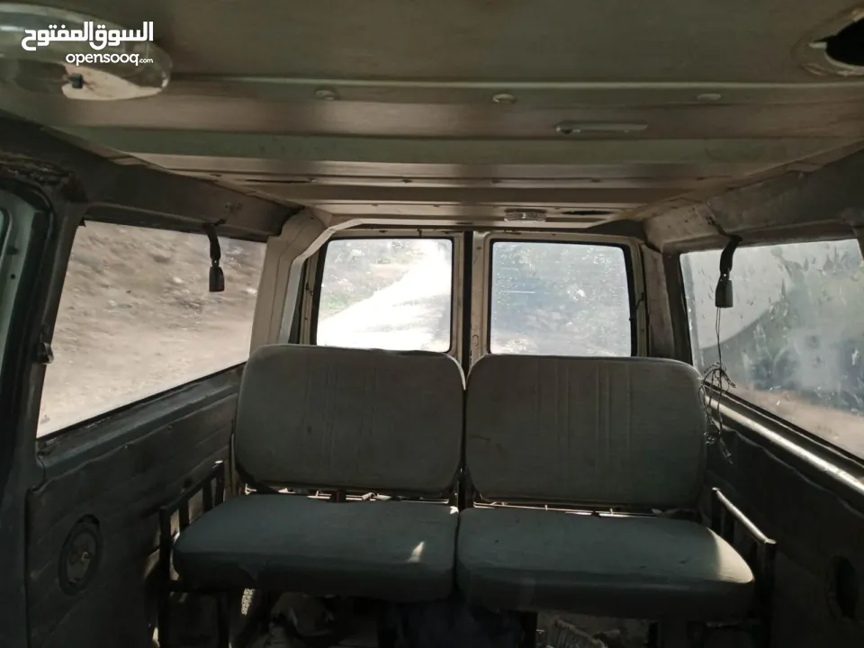 باص كرفيل موديل 2002