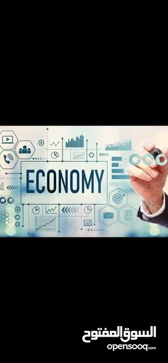 أستاذ محاسبة و اقتصاد حاصل على الامتياز لطلاب الجامعات