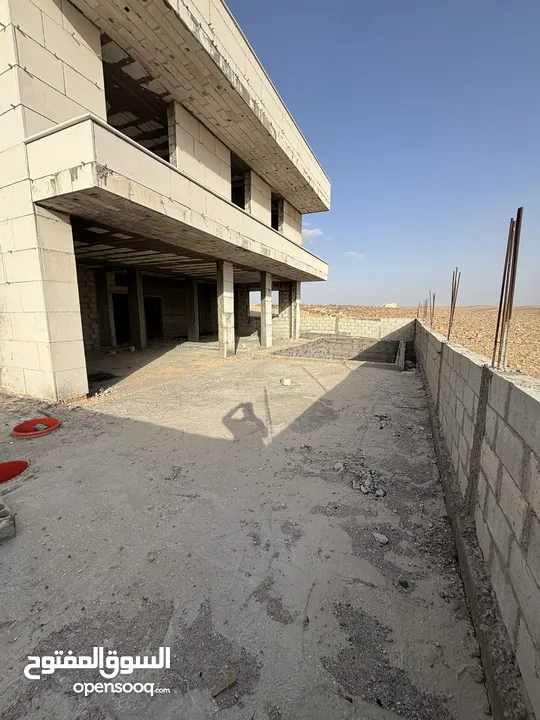 بيت للبيع خلف جامعة الزرقاء بسعر حرق  اتصل بي لأعطيك كامل التفاصيل قريب على الخدمات  وعلى تله.