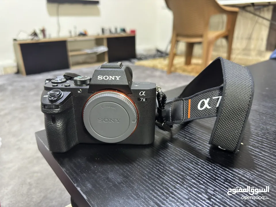 Sony a7ii full frame  مع ثلاث عدسات و فلاش و خمس بطاريات و شوتر