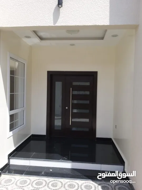 Nice villa from twin 5 bhk  for rent in ghubra south