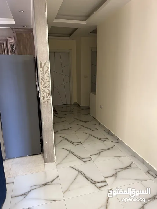 شقة سكنية طابق آخير ( الروف / شقتين )   للبيع في أجمل مواقع إربد