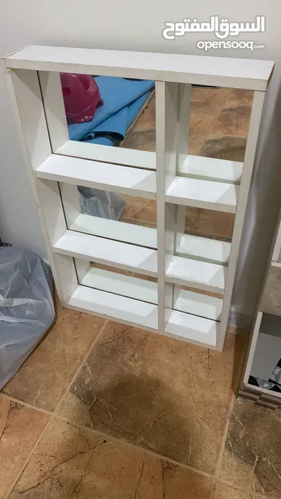 اثاث مستعمل خفيف صوبة غاز + طقم طربيزات +سجاده حجم 4*4  لون بيج+ برادي اكثر من شكل ولون + رفوف خضار