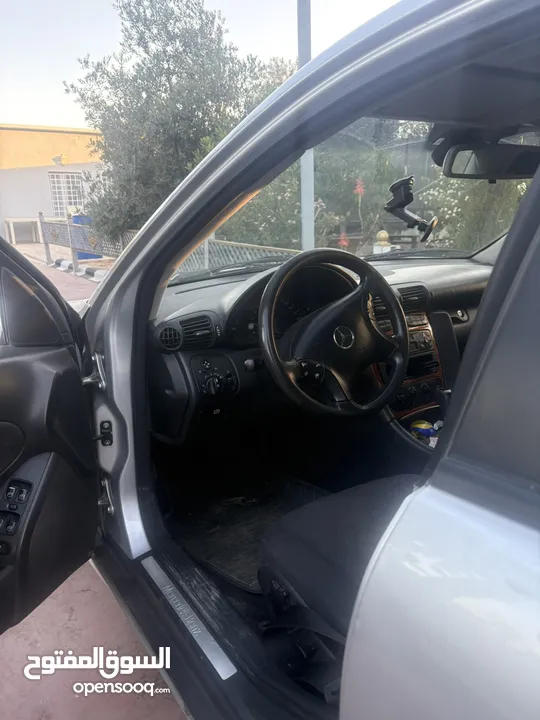 Mercedes 2001 C200 for sale in good condition