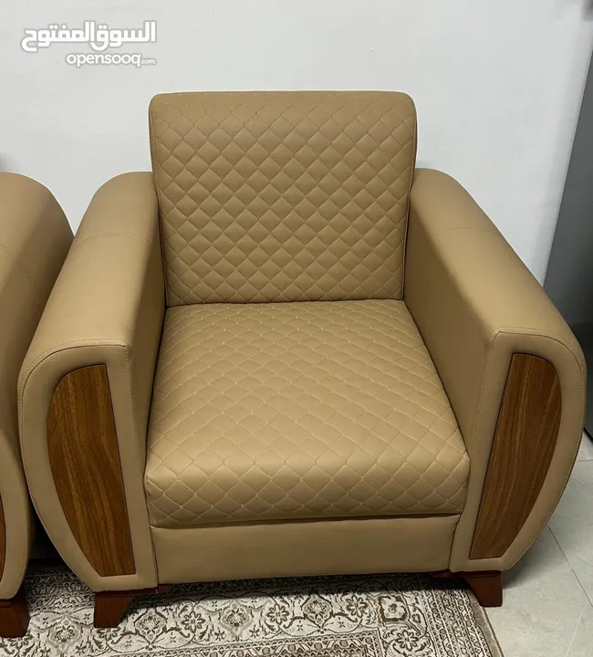 طقم كنب كامل للبيع بحالة ممتازة،طقم كنب فخم مثالي لغرفة الضيوف،المكاتب وغرف الجلوسلا يوجد توصيل800₪.