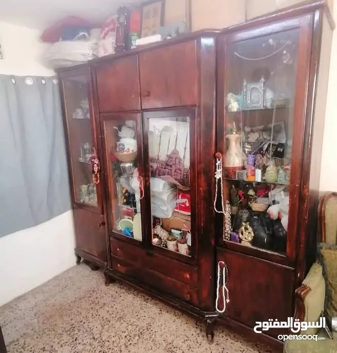 للبيع بوفيه خشب زان ثقيل