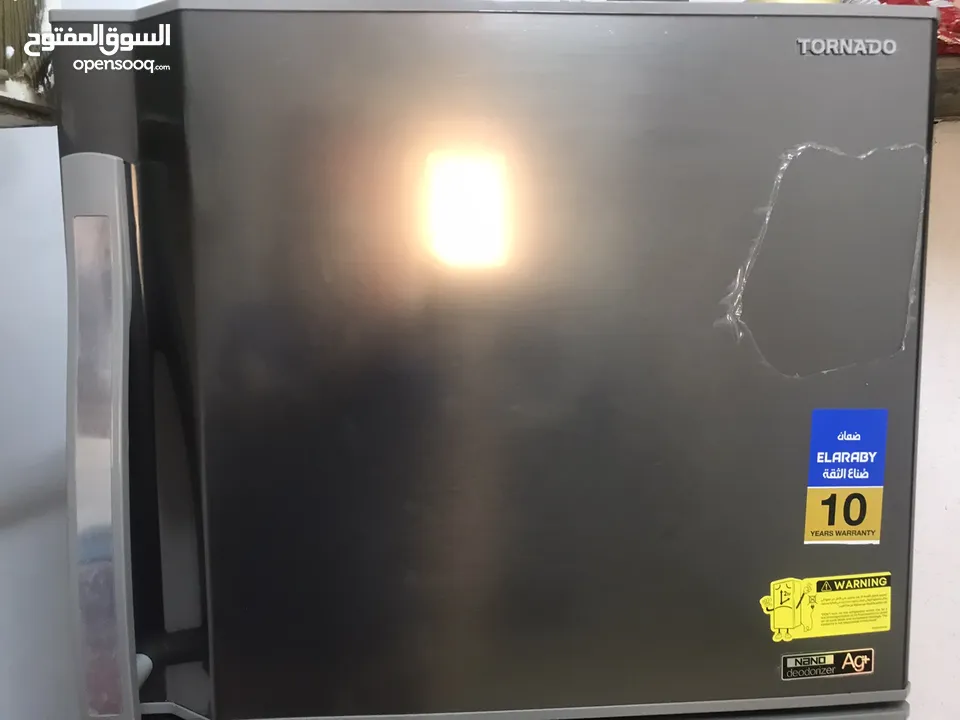 ثلاجة تورنيدو ايطالي الصنع
