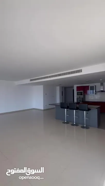 4 BR Incredible Apartment in Al Mouj for Rent