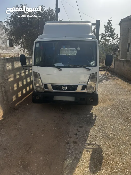 نيسان NT400