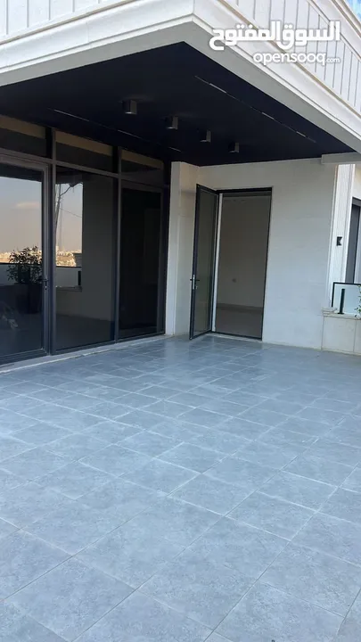 شقة فاخرة للإيجار بالقرب من شارع المطار و كوريدور عبدون مميزة وفاخرة :  14250