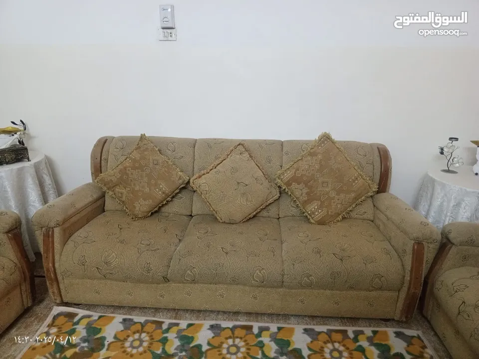 كنب بحالتة الجديد قابل للتفاوض