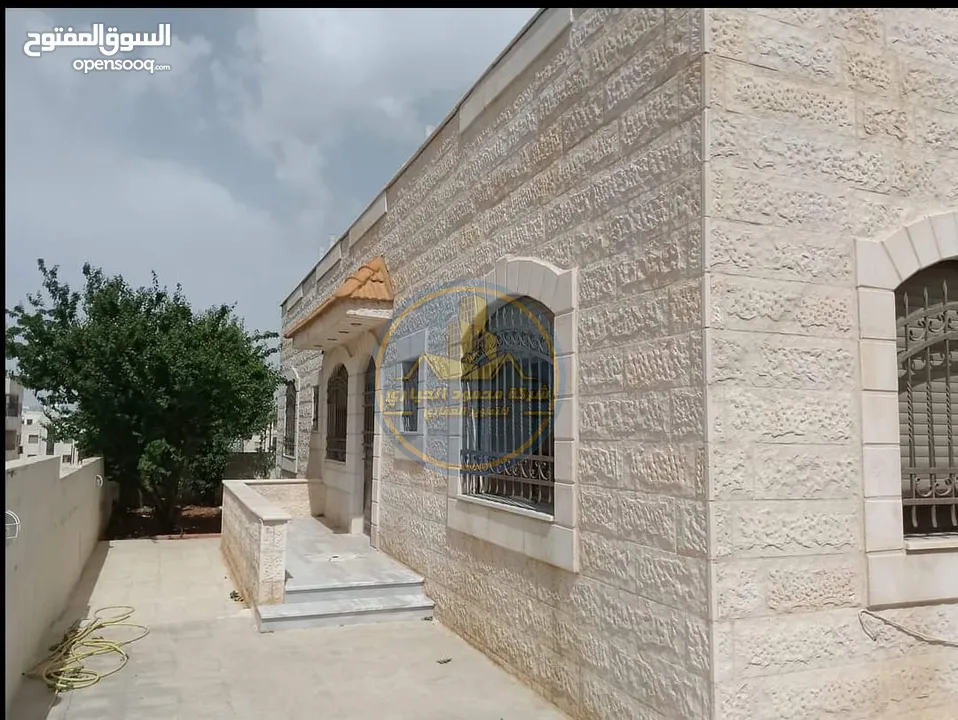 رقم الاعلان (5303) فيلا مستقلة للبيع في ابو نصير قرب الاكاديمية البحرية بسعر مميز
