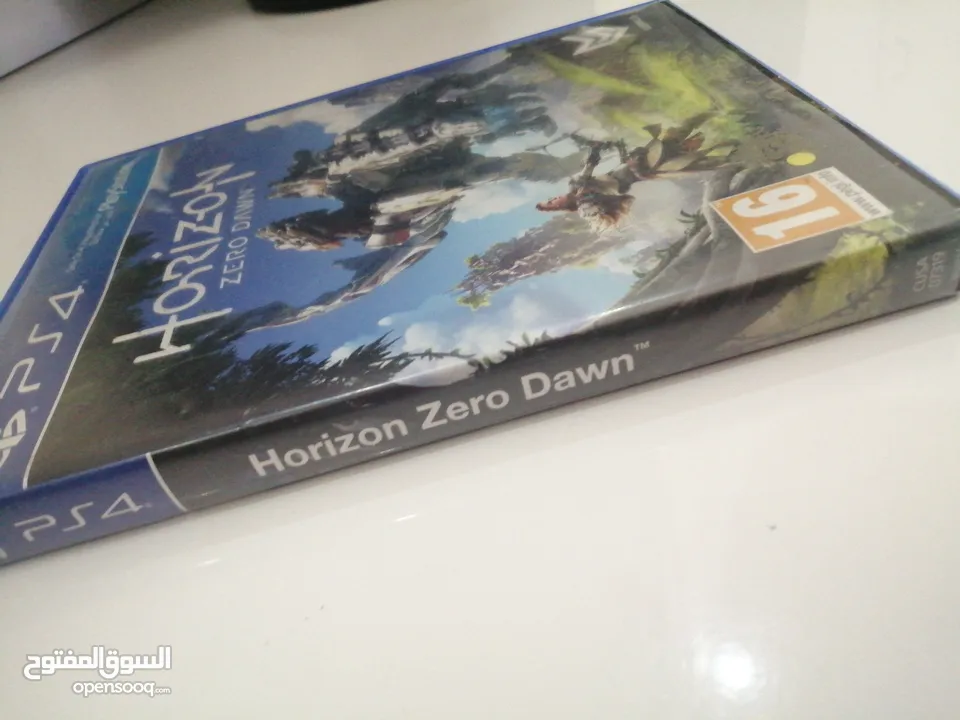 سي دي Horizon Zero Dawn مستعمل 1 شهر سبب البيع تم التختيم اللعبة شغالة ولا خدش
