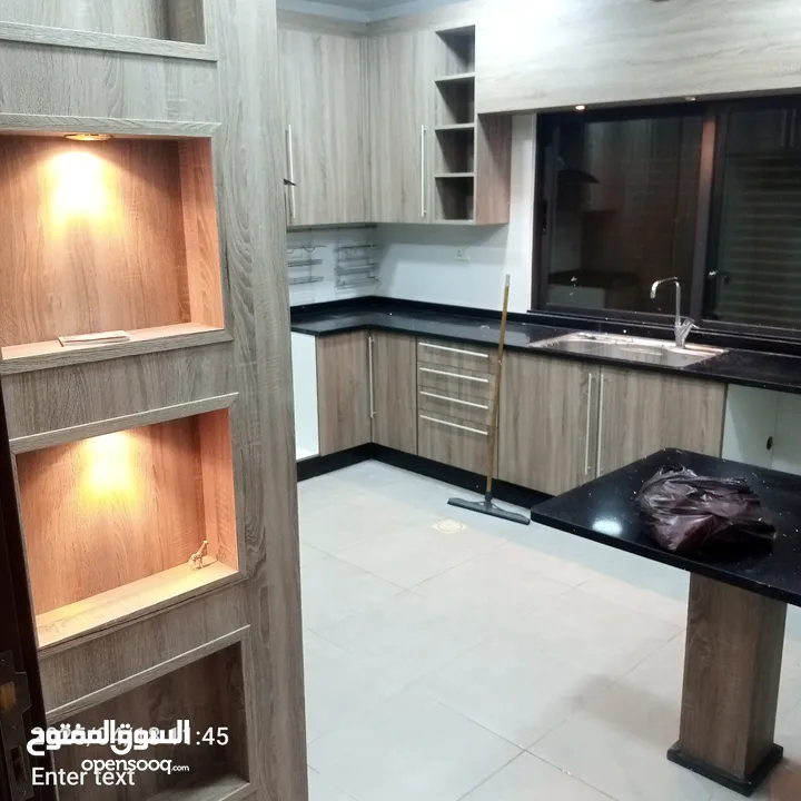 شقة مميزة في ضاحية النخيل بسعر مميز مساحة 200م