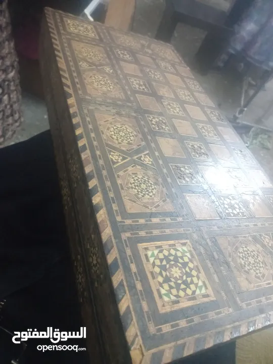 طاولة زهر تحفة للبيع مع شطرنج بنفس ا المستعجل