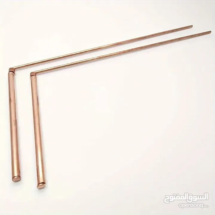 أسياخ النحاس للبحث عن المعادن، بما في ذلك الذهب، وأيضًا للكشف عن الفراغات تحت الأرض