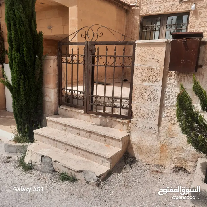 شقة للبيع شبه ارضي بأجمل مناطق ضاحية الرشيد