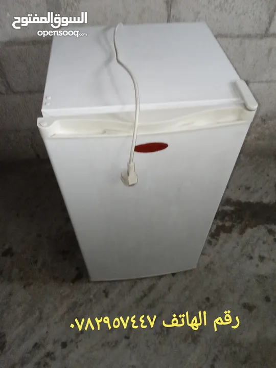 ثلاجه مكتب صغيره بحاله الوكاله