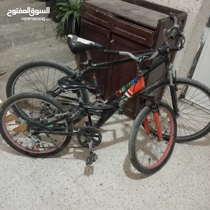موجود بسكليت عدد 2 جنط 26 وجنط 22 موجودات في مادبا الفيصليه