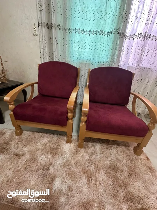 طقم جلوس شبه جديد