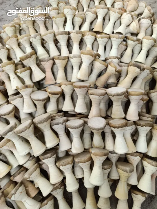 مجموعة متنوعة من الالات الموسيقية من الجلد الطبيعي وشغل يدوي 100%