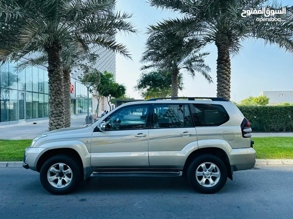 Toyota Prado VX V6 4WD Year-2005 (V6 cylinder)4 Wheel drive 7 seater Jeep in excellent condition