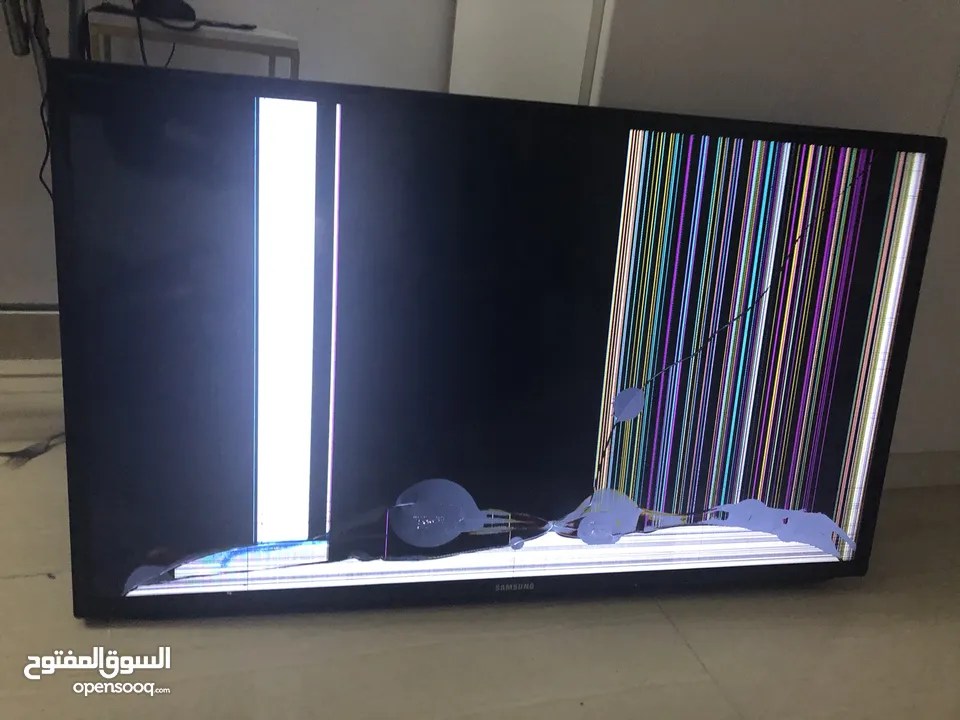 ‏تلفزيون ‏مكسورة الشاشة