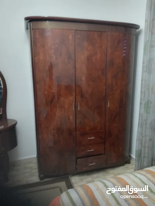 اثاث بيت كامل بحالة جيدة للبيع (السعر قابل للتفاوض، ويمكن البيع بشكل فردي)