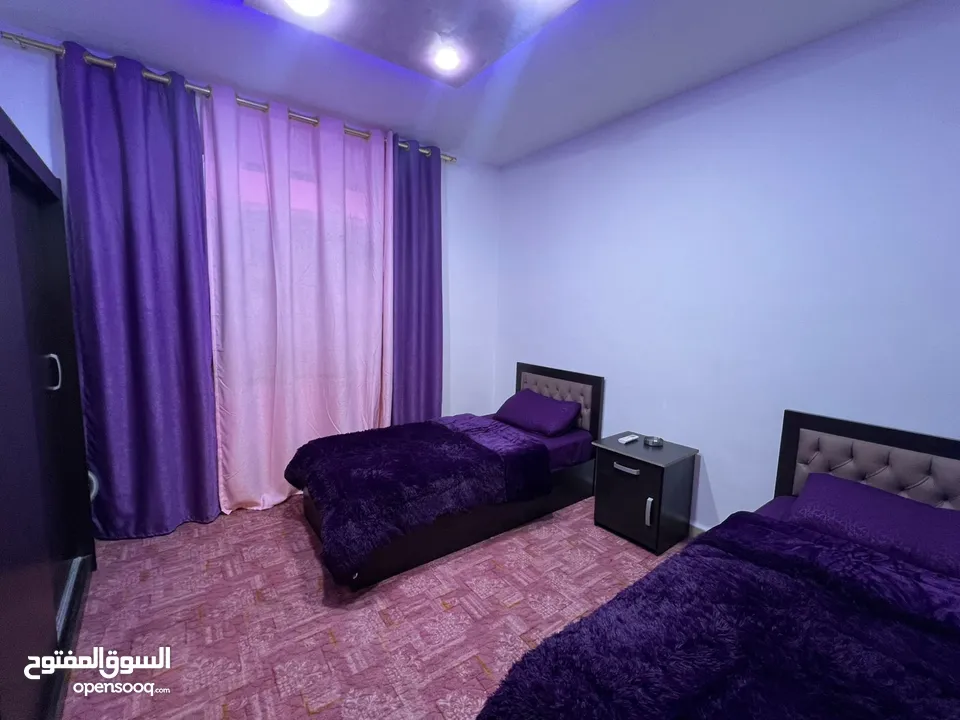 شقق مفروشه بالكامل كبيره وصغيره  نظافه مميزه للايجار خلف مركز الحسين للسرطان / الجامعه الاردنيه