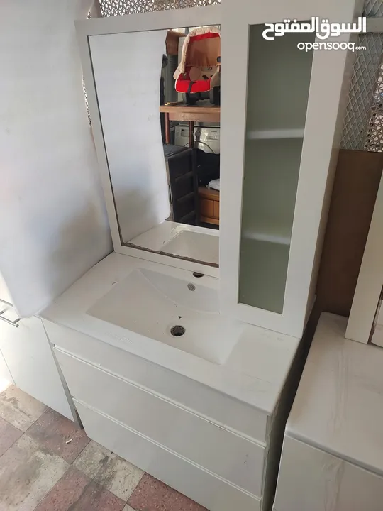 مغاسل مع مراية
