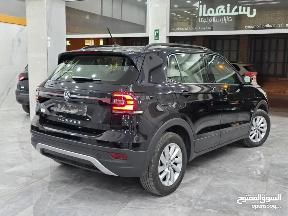 فولكسفاجن  T CROSS