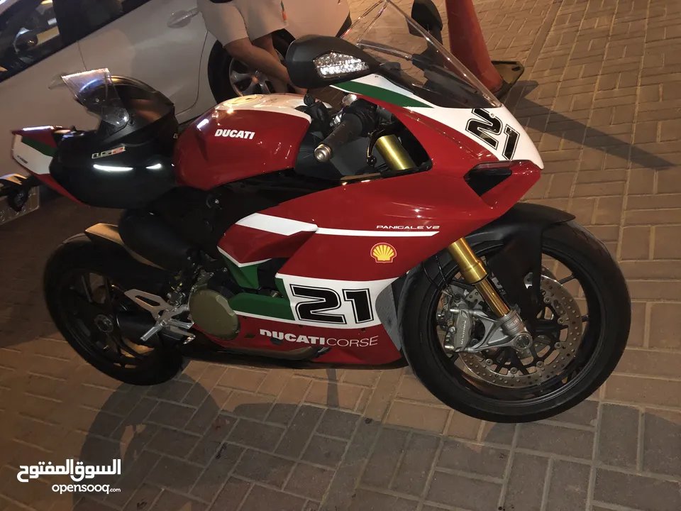 Ducati V2 special edition Bayliss - WhatsApp 056-9000 354