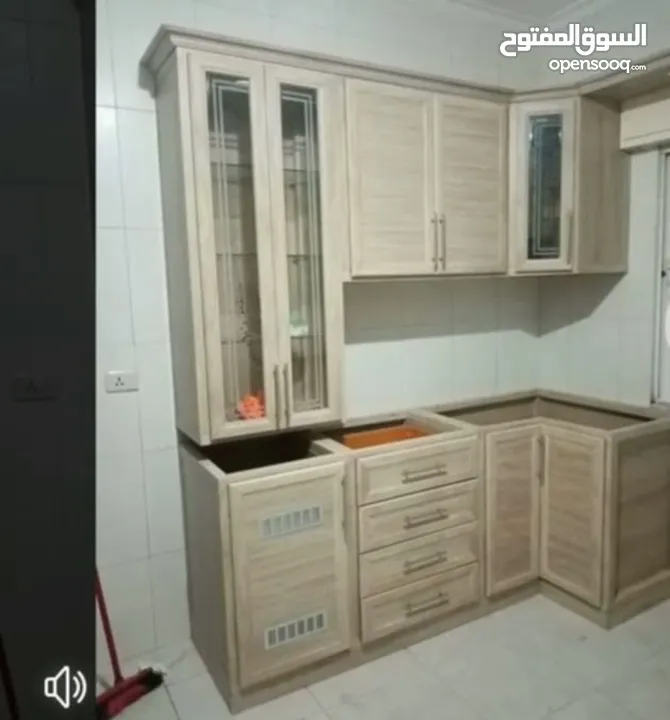 مطابخ الامنيوم بأرقى التصاميم والفنون أبواب الامنيوم مناخل تركيب صيانه اباجورات كهربا وعادي  شبابيك
