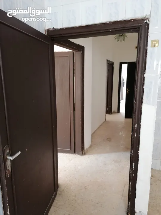 عمارة ( فرصة استثمار مناسبة) بسعر مغري مقابل جامعة البلقاء التطبيقية / خلف شركة البيبسي - كازية طيبة