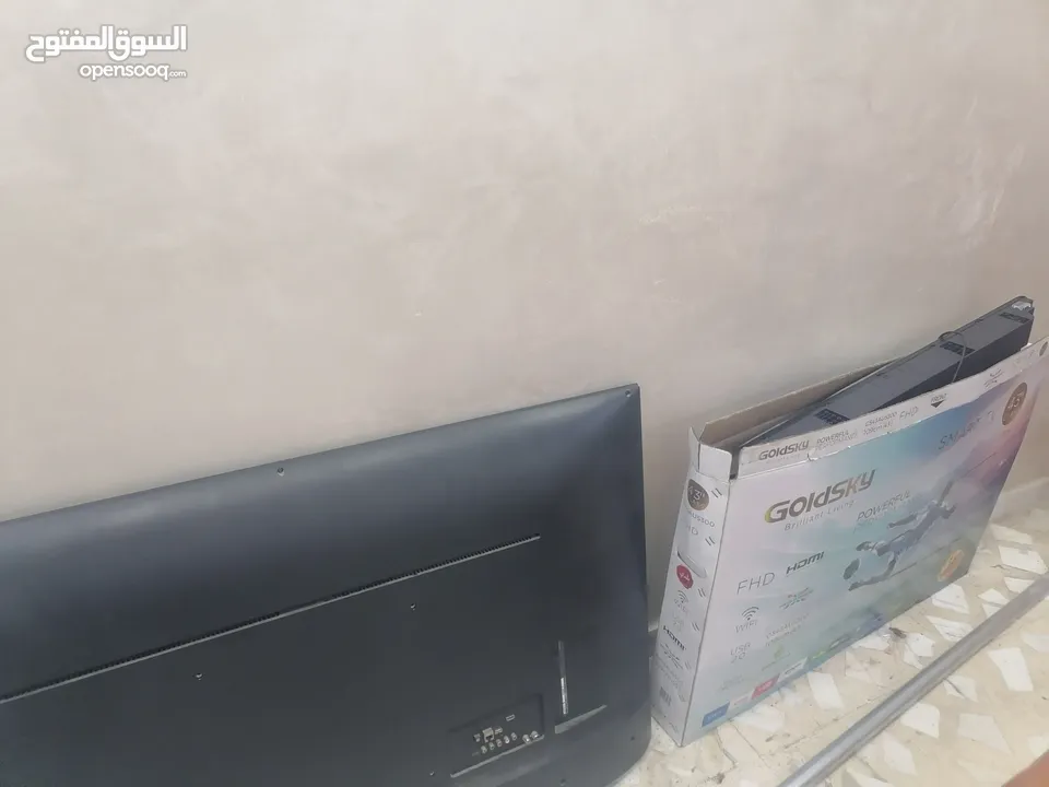 للبيع لقطه غرفت نوم وطقم كنب  مع ملحقات اقرأ الوصف