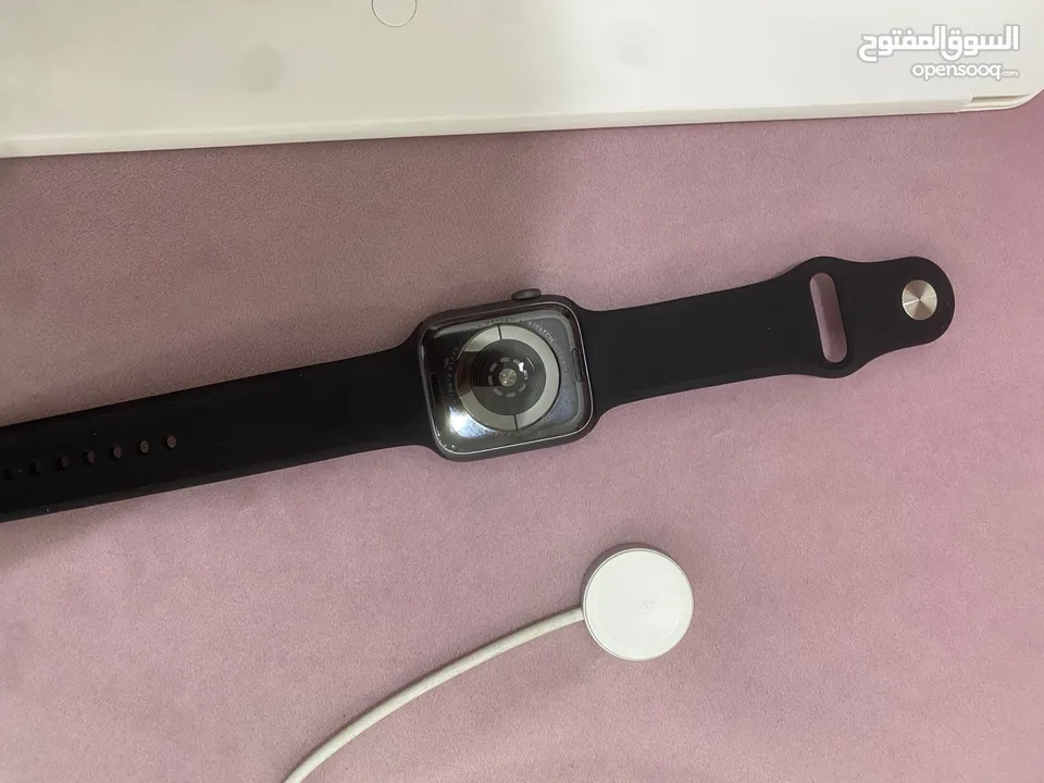 Apple watch 5 size 40m battery health 98 clean