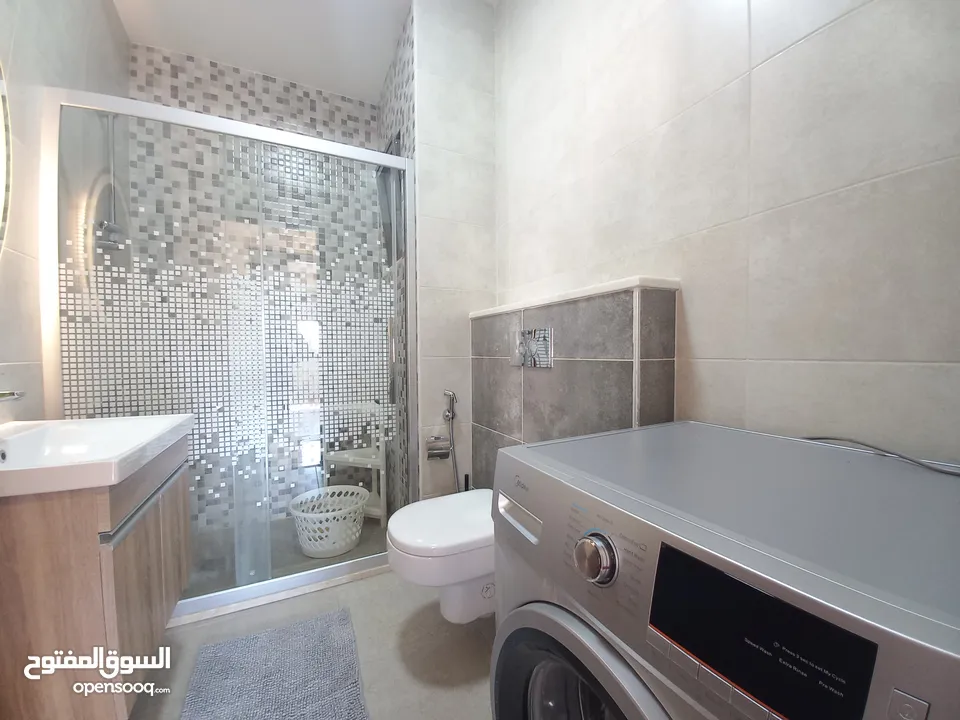 شقة مفروشة للإيجار في الشميساني  ( Property 35398 ) سنوي فقط