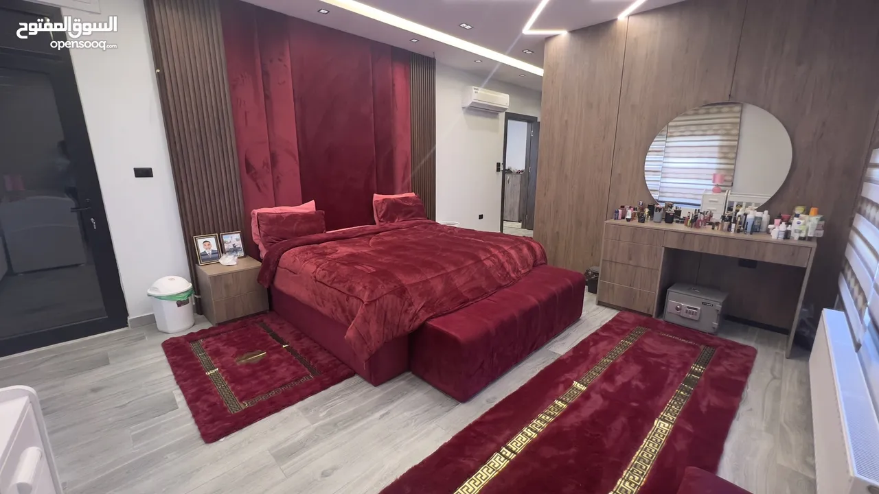 فيلا فاخرة مميزة للبيع ضاحية الامير علي موقع مميز وقريب من الخدمات 750 م بناء