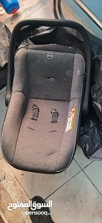 مقاعد سيارات للأطفال
