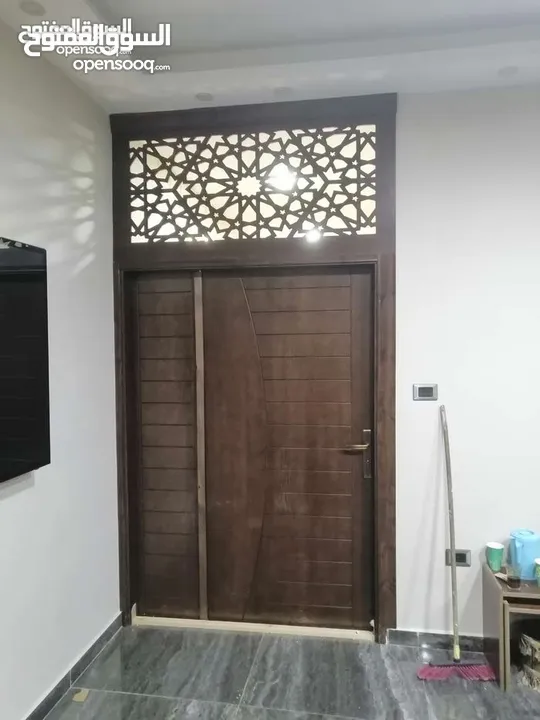 نشتري جميع انواع شبابيك ابواب المنيوم وابواب خشب
