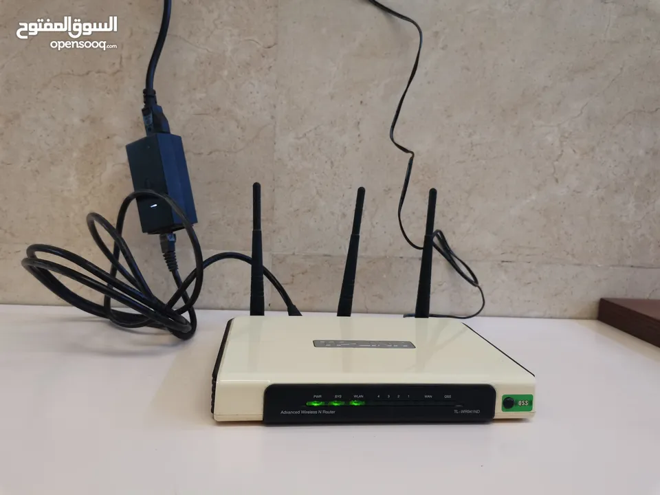 راوتر tplink شغال 100% ما بيه اي عطل مع محولته و شاحنته الأصلية