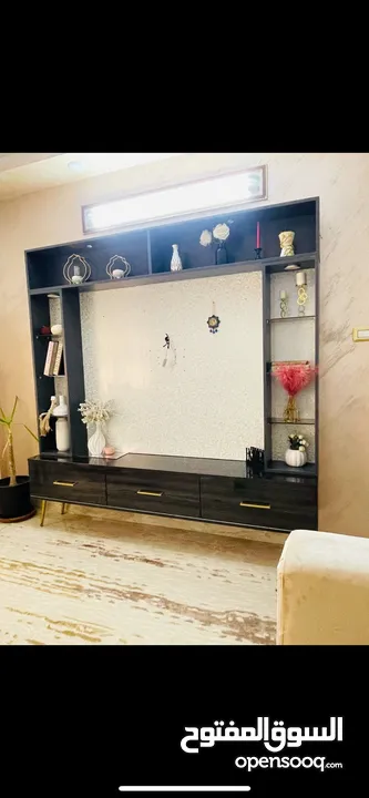 بوفية زان انظيف خشب مع رفوف زجاجية لون فيراني