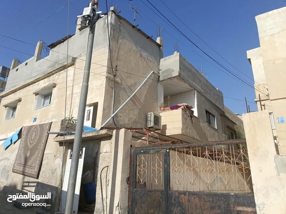 منزل طابقين